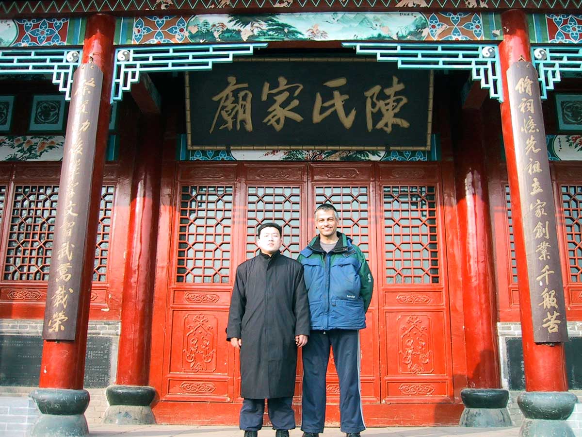 com Mestre Chen Yingjun no Templo da Família Chen