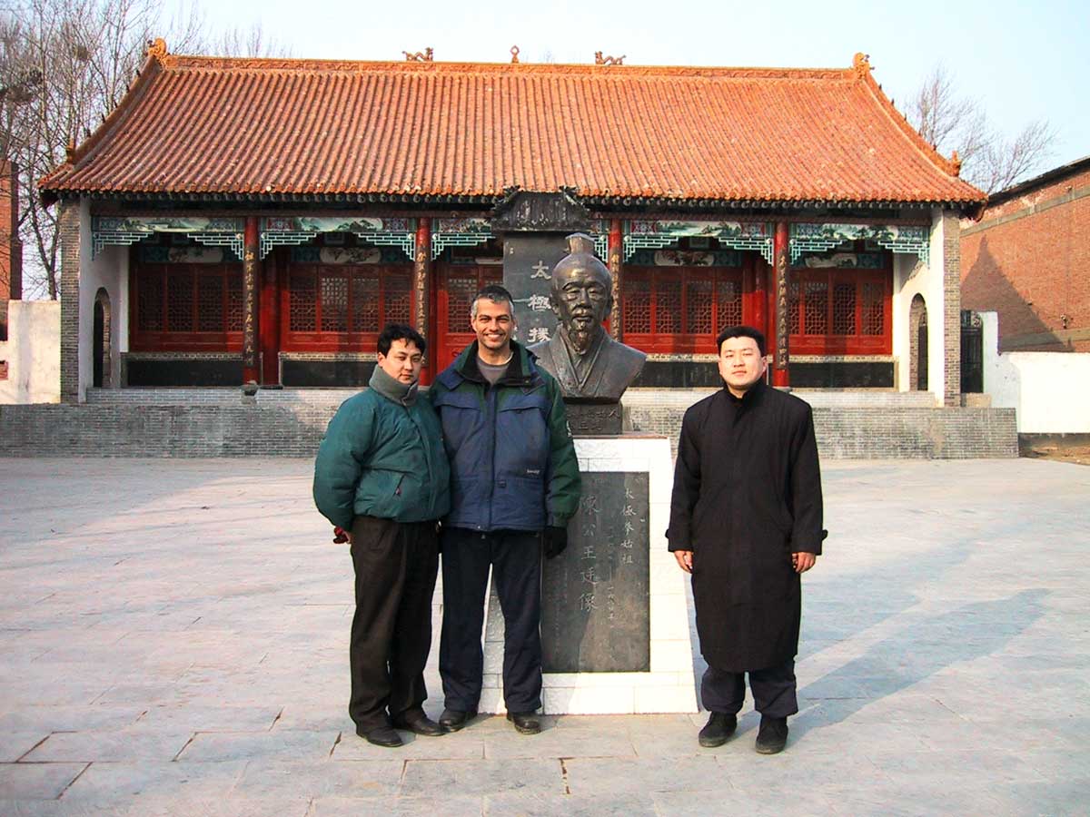 Busto de Chen Wangting, que posteriormente seria substituído por uma estátua