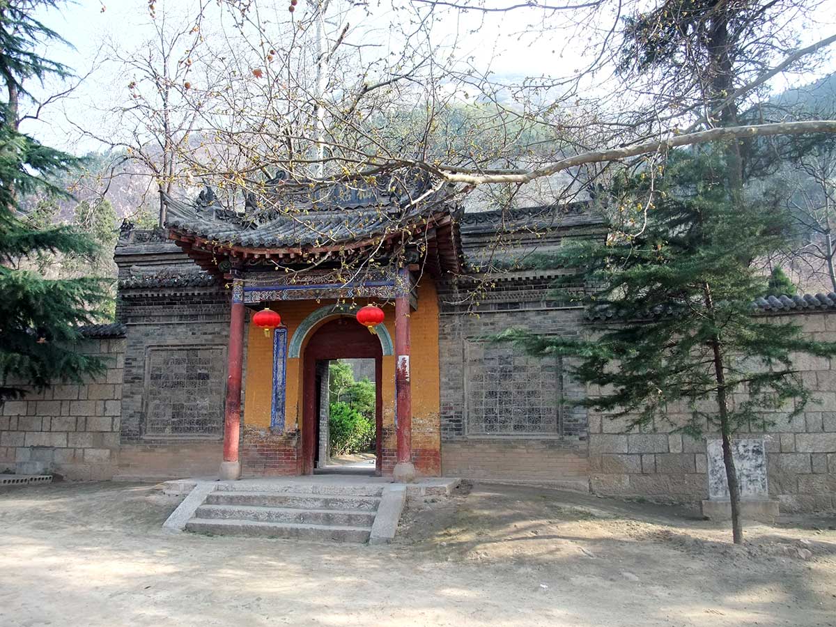 Entrada para área privativa do mosteiro, em Huashan